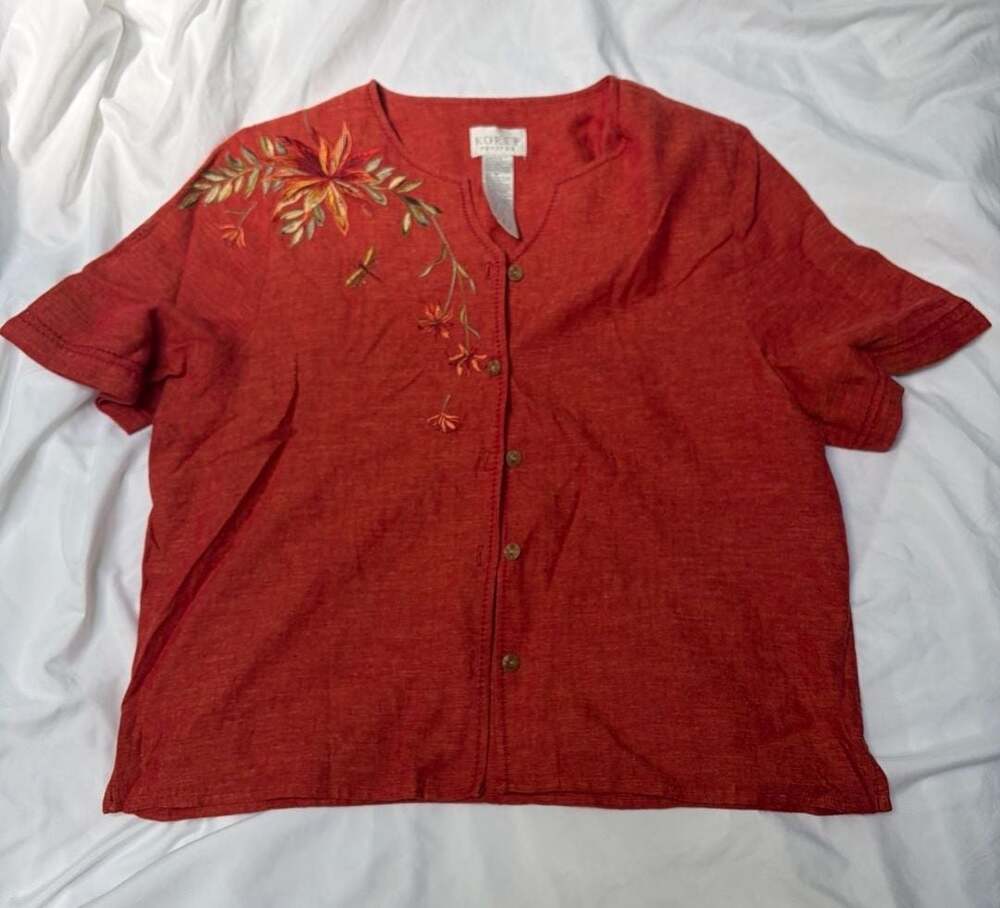 Koret Petites Size M Red Linen Blend Embroidered Floral Button Down Shirt
